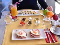 Tirana Room Rentals Hotels near Checkpoint