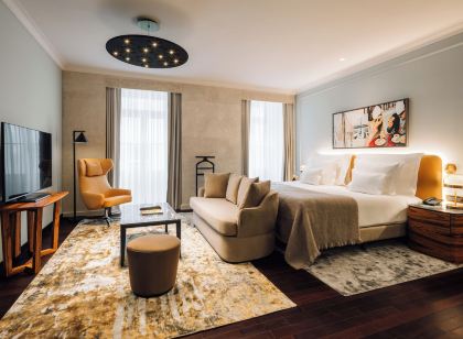 MYTHIC SANA Downtown Suites