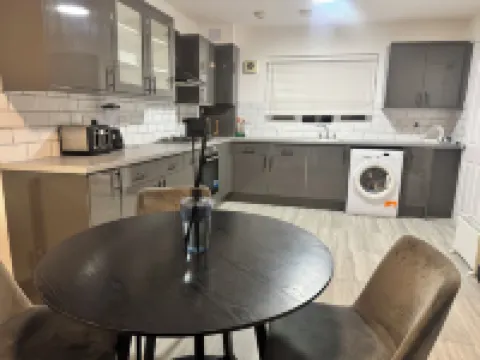 Corporate 3bedroom home with parking