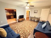 Spacious Charles Village unit Hotels near Evergreen Museum Library