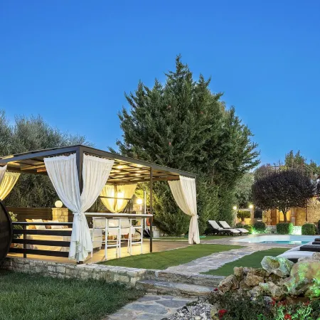 Maratho Villa - With Private Pool