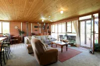 Chloe's Cabin Accommodation
