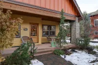 Wild Meadow 30 Day Minimum 4 Bedroom Home by RedAwning