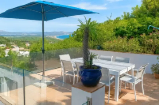 Beautiful 3-Bedroom Villa in Begur – SA Riera, Sea View & Jacuzzi