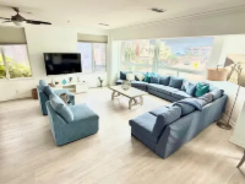 Spacious Ocean View House w/ Beach View Roof Deck