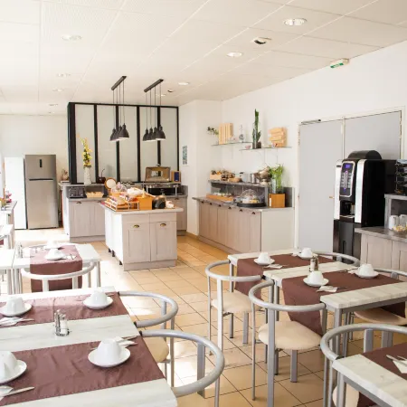 Brit Hotel Confort Lannion Centre Gare