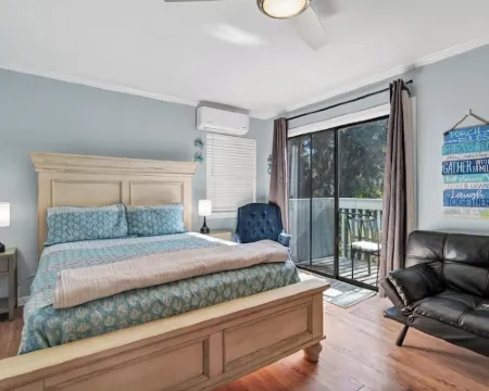 Cozy Edisto Condo-Close to the Beach! Hotels in Edisto Beach