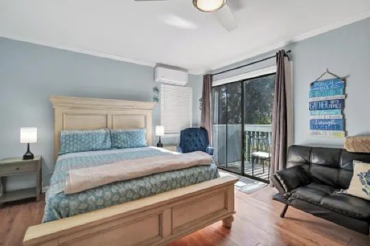 Cozy Edisto Condo-Close to the Beach!