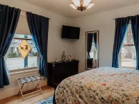 1950's Themed Historic Home in Downtown Frankenmuth Heart. Perfect Location. Hotels in Frankenmuth