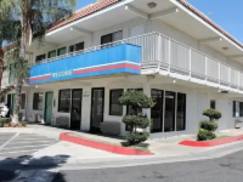 โมเทล 6 เบเกอร์สฟีลด์ แคลิฟอร์เนีย - ศูนย์จัดงานประชุม โรงแรมในเบเกอร์สฟีลด์