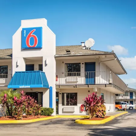 Motel 6 Ft. Pierce, FL