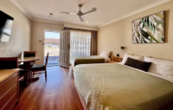 Colonial Terrace Motor Inn