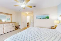 Ocean-view Townhome With Balcony & W/D - Walk to Beach - Dog-friendly - Sea View