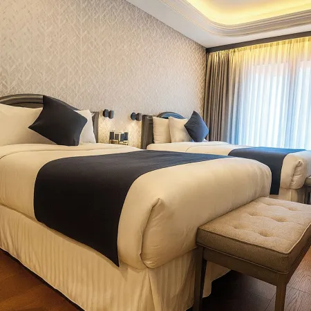 Hive Nápoles by G Hotels