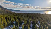 Pinecone Peak by Avantstay Incline Village Condo + Fireplace + Balconies + Pool Access - Alojamientos