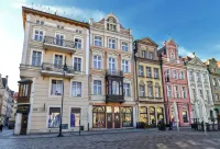 Oysters & Bubbles Gastro Rooms Rynek Square Hotels in 