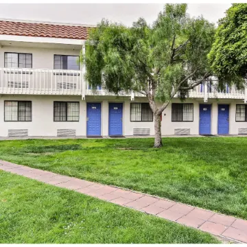 Motel 6 Salinas, CA - North Monterey Area Отели в г. Салинас