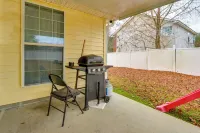 11 Mi to Savannah! Suburban Home w/ Spacious Yard - Homestays