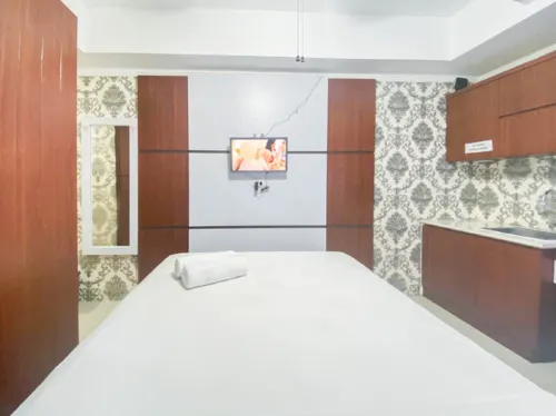 Simply and Homey Studio (No Kitchen) Room Apartment Paltrow City By Travelio