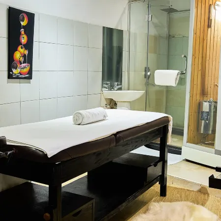 La Maison Royale - WESTLANDS