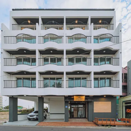 Jeju Geumneung Inn Отели рядом с достопримечательностью «Пляж Хёпчже»