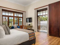 Disandt House by Neighbourgood Hotels near Queens Beach