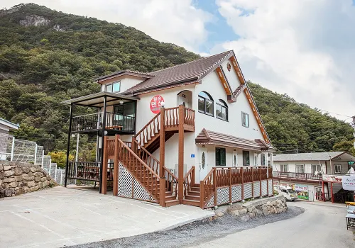 Jecheon Wolsong Garden Pension