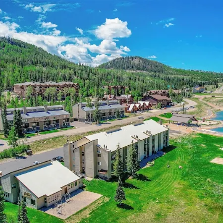 Walk to Giant Steps from this cozy 2 bd/2ba with Private balcony & Mtn views.