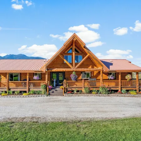 Group Retreat in the Bitterroot Valley w/ Hot Tub