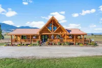 Group Retreat in the Bitterroot Valley w/ Hot Tub
