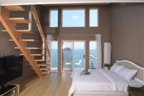 Changwon Mango Pension - Homestays