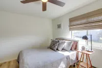 Pet-Friendly Oak Harbor Condo Walk to Lake! - Pet friendly