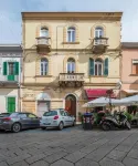 Via Roma 106 Apartment Hotels in 