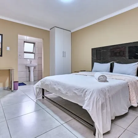 45 On Westmoreland Luxury Guest House Отели рядом с достопримечательностью «Здание Карлтон-центр»
