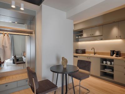 Leon by Zoia Living