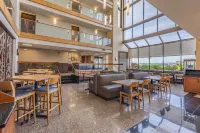 Drury Inn & Suites St. Louis Airport - parking