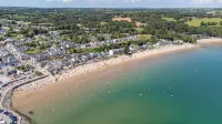Swn Y Tonnau - Sea Front Apartment Spectacular Sea Views Parking Direct Beach Access