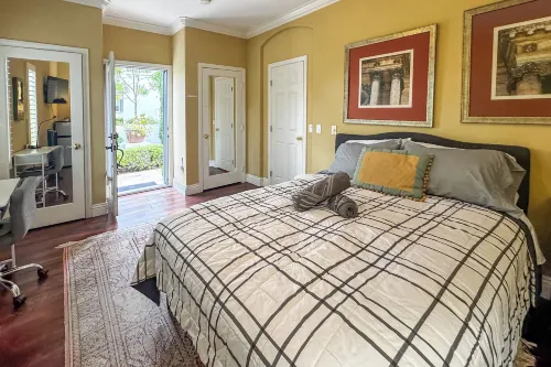 9 Mi to Beach: Pet-friendly Apt in San Diego!