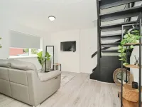 2-bed House Near Bury Town Centre Hotels in Bury