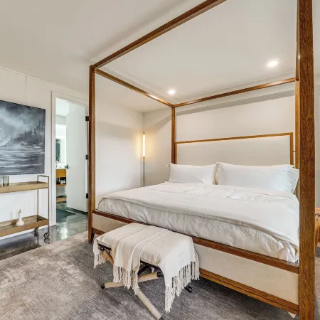Executive Lake Washington Stay with Dock Access