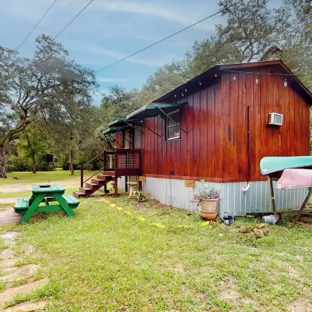 1BR Riverfront w/ Views, Canoe, Grill & Fire Pit
