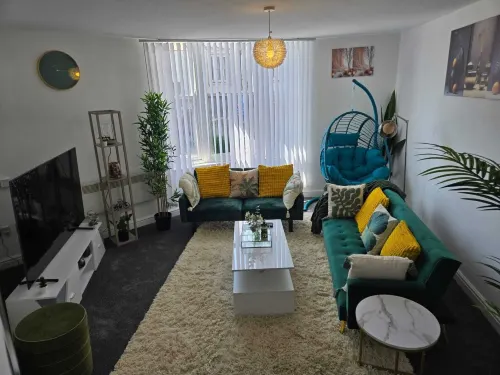 Luxury Stylish Charming City Apartment With Private Entrance in Wolverhampton -  Appartamenti vacanze