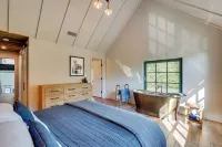 Luxe Mountain Getaway on Private Rd Near Rhinebeck