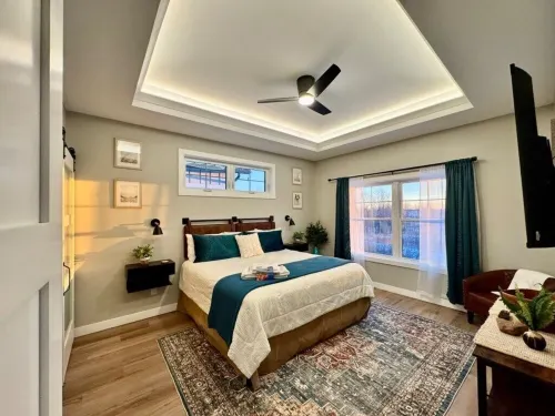 New Shoreline Home | Waterfront |  Sauna | Views | Dogs | Trail Access