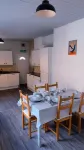 Spacious Maisonette Stay Sleeps 9 - Küvet