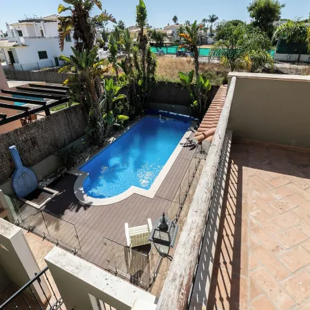 Walk in Hostel Faro Airport