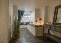 Treetop Spa Hangout & Hotel - Spa
