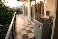 Lime Tree Luxury 3BHK Serviced Apartment - Bed and Breakfasts