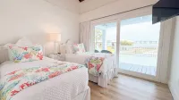 Sandbag Castle 4bdr Waterfront - 4-Star