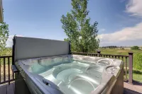 Hot Tub, Orchard & Grand Mesa Views! Dream Home! - 2-Star